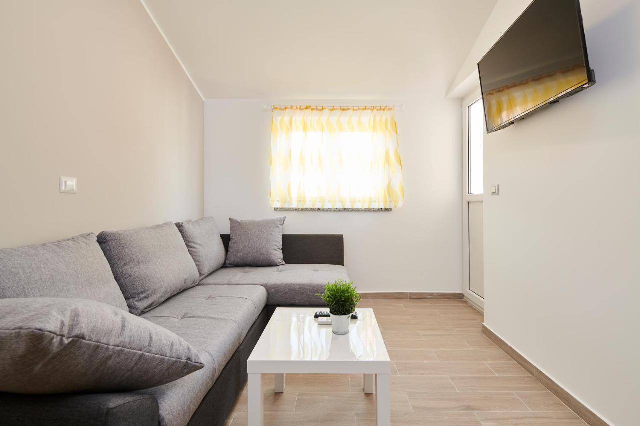 Villa Dvori Basanija Ngoại thất bức ảnh